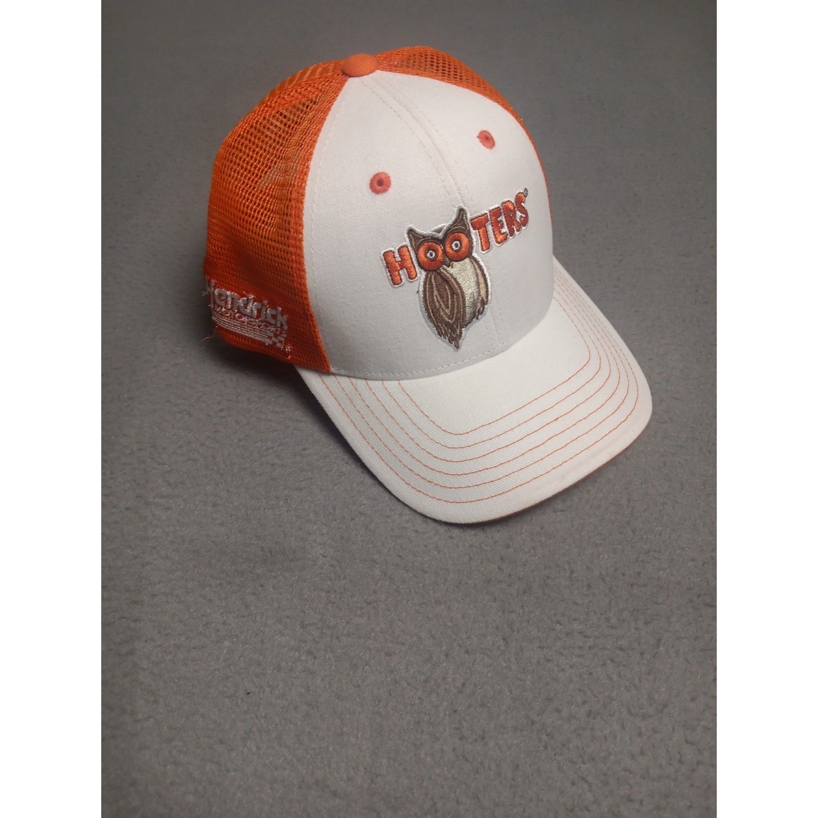 Hooters Nascar Chase Elliott #9 Trucker Hat Hendrick Motorsports Adjustable Nwot
